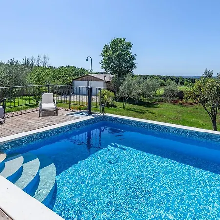 Villa Novela Pula