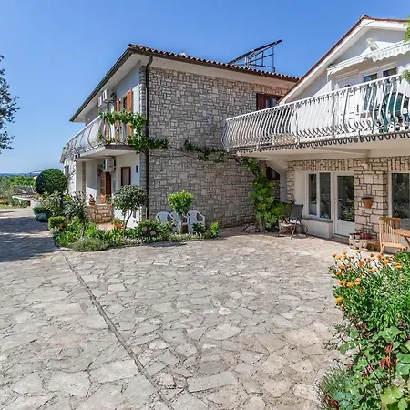 Novela Villa Pula
